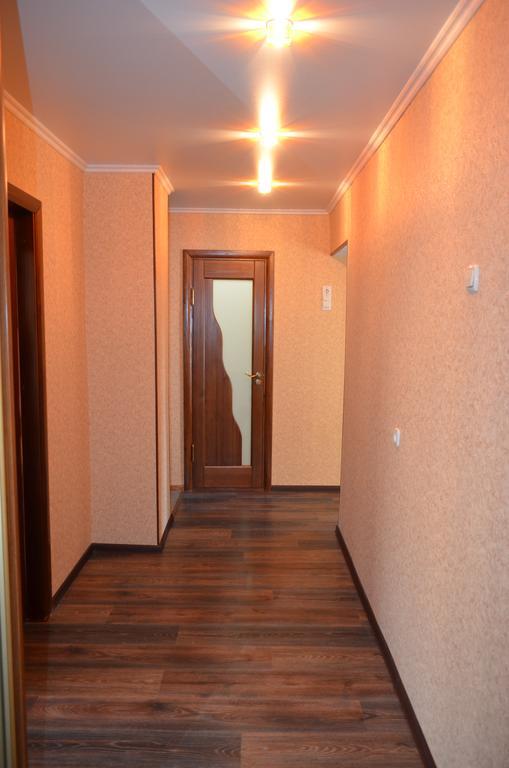 Apartment At Zhukova Street Baranavichy Exterior foto